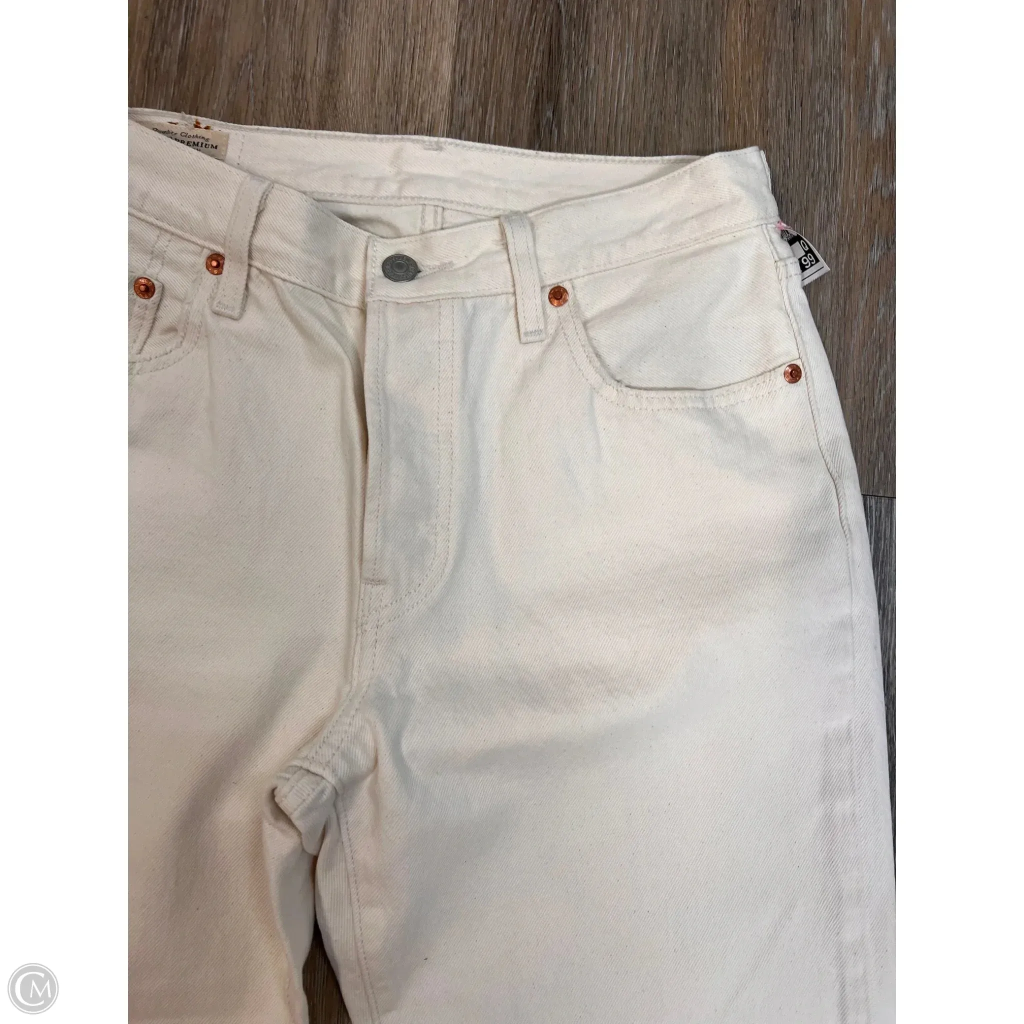 Jeans Straight By Levis In Cream Denim. Size: 4/27